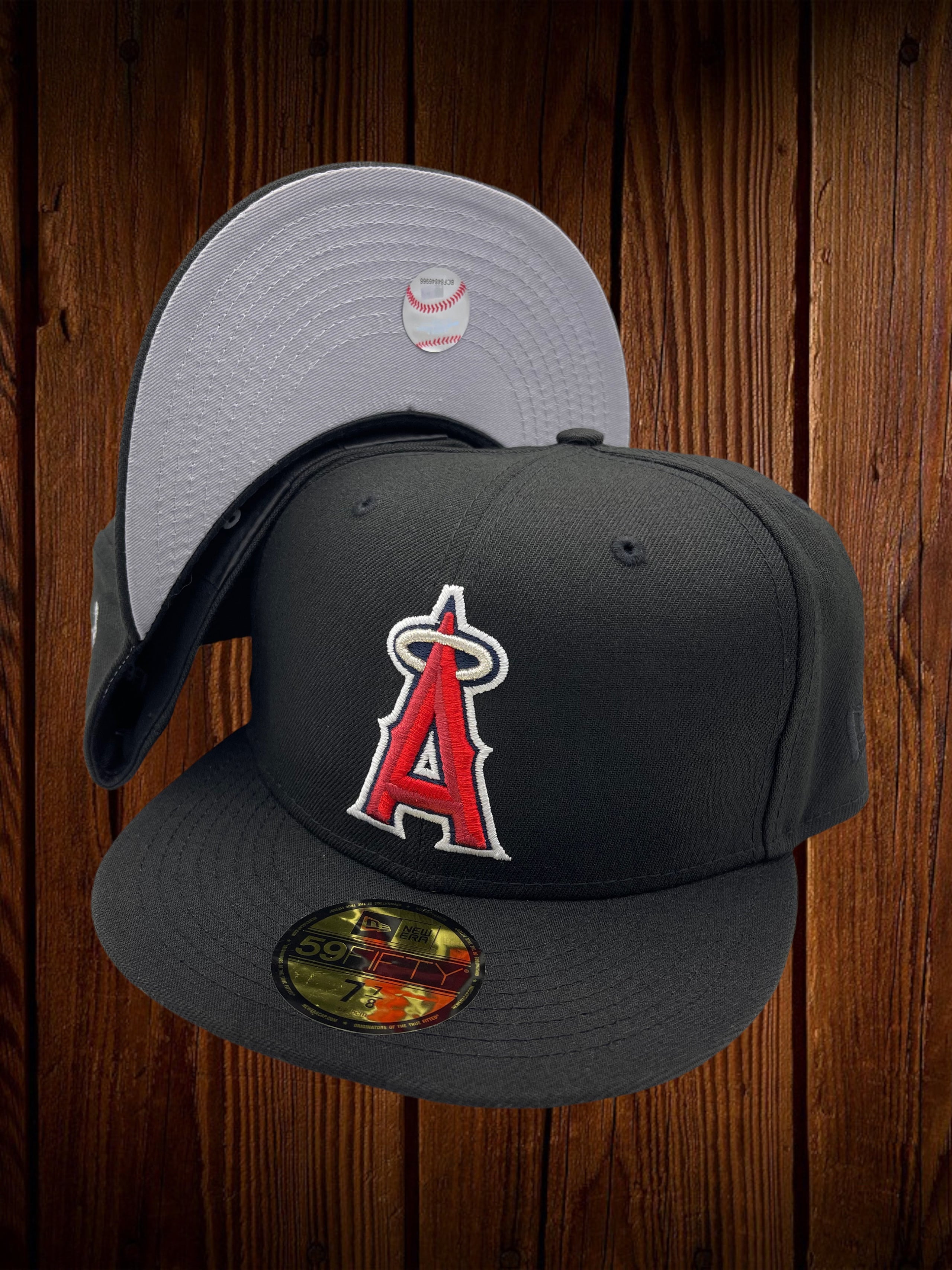 vrouwelijk dood gaan Kan worden genegeerd Los Angeles Angels New Era All Black With Red Letter "A" And 2002 World  Series Patch On Side 59FIFTY Fitted Hat | hatstop
